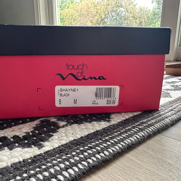 Black heels with rhinestones. - Picture 3 of 6